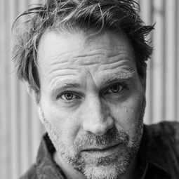 Thomas Jouannet - 愛情只能持續三年演員 飾演Professeur de surf