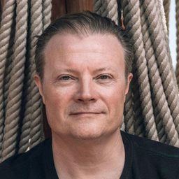 Kari Hietalahti 飾演 Arno Anthoni