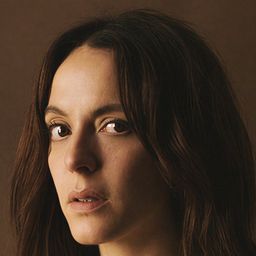 莫妮雅·修克黎 飾演 Simone's Mother