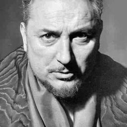 皮亞伯拉塞 飾演 Self