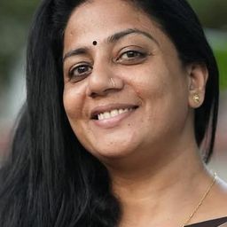Thushara Pillai 飾演 Lakshmi