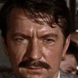 Peter Bayliss 飾演 Maltravers