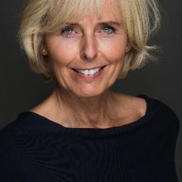 安妮卡·利耶布拉德 飾演 Anna