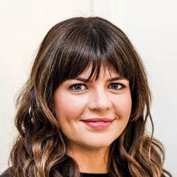 凱西·威爾森 - 衰仔駕到演員 飾演Amanda