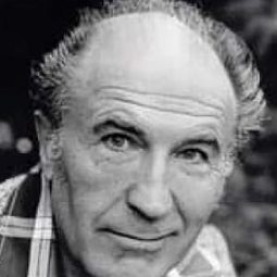 Barry Morse 飾演 Mario Sagonà