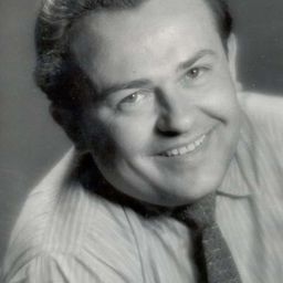 Stanisław Gawlik 飾演 Postman