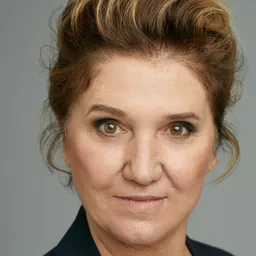 安娜·華格納 飾演 Mercedes