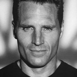 Douglas O'Keeffe - Foreverland演員 飾演