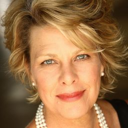 Roberta Hanlen 飾演 Grandma Millie