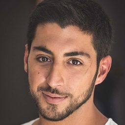 Pau Poch - Fènix 11-23演員 飾演Àdam