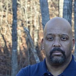 Walter Hendrix III 飾演 Officer Stanton