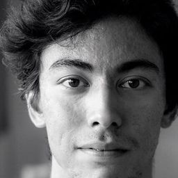 Luca Acri 飾演 Drosselmeyer’s Assistant