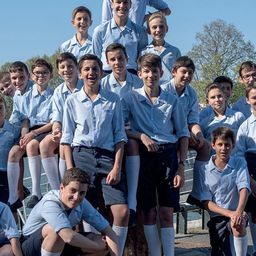 Les Petits Chanteurs à la Croix de Bois - 舞會請帖演員 飾演La Manécanterie des petits chanteurs de la Croix de Bois