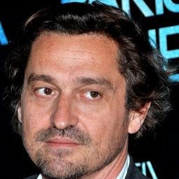 Louis-Do de Lencquesaing - Brice 3演員 飾演Doctor Louis-Do de Bordeaux