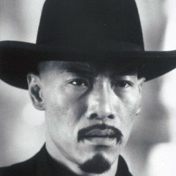 袁羅傑 - 沙丘瀚戰演員 飾演Lieutenant Lanville