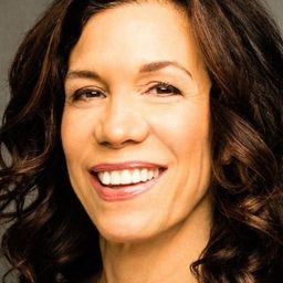 Allegra Fulton 飾演 