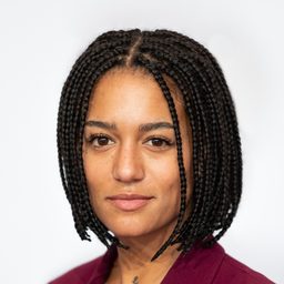 Larissa Sirah Herden - 光演員 飾演Leika