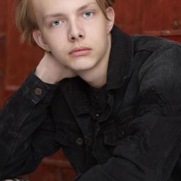 Christian Ganiere - 一如既往演員 飾演First Grade Boy