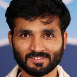 Suraaj Suman 飾演 Balya