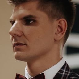 Andrey Babich 飾演 Резидент ЧБД