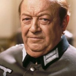 理查·馬爾納 飾演 Schmidt