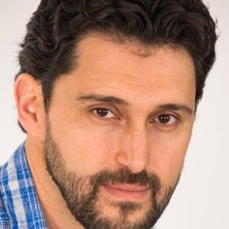 Abdelghafour Elaaziz 飾演 Abou Tarek