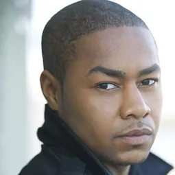 B.J. Clinkscales 飾演 Chris Wakefield