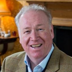 Drew McKenzie Smith - 喵星人的奇思妙想演員 飾演Self - Co-Owner, Lindores Abbey Distillery