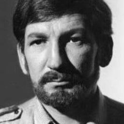 Relja Bašić 飾演 Primarijus