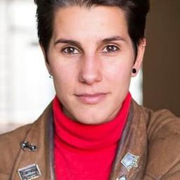 Ruth Caudeli 飾演 Laia