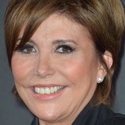 Liane Foly 飾演 La chanteuse des rues