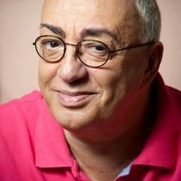 Peppe Barra 飾演 Sua Profondità / Re Magia (voice)