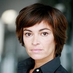 Esther Sironneau - Water Lilies演員 飾演La vendeuse