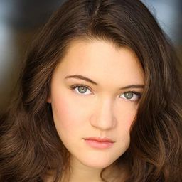 Isa Briones - 偷天搶地演員 飾演Sunday