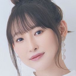 南條愛乃 飾演 Yukari Mikoshiro (voice)