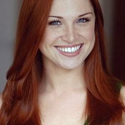 Robyn Kemp 飾演 Singer