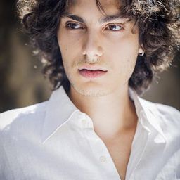 法蘭切斯可·卡瓦婁 飾演 Gianni Guido