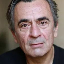 Michel Bompoil 飾演 Berthier