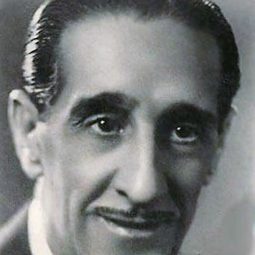 Antonio Riquelme 飾演 Bélmez