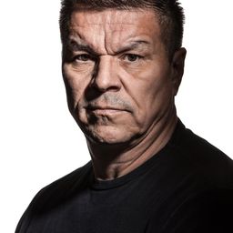 Jarmo Mäkinen 飾演 Raimo