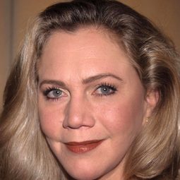 凱瑟琳·透娜 飾演 Jessica Rabbit  (voice) (archive footage)