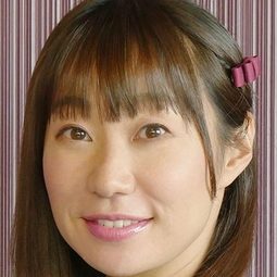 下屋則子 飾演 Yancham (voice)