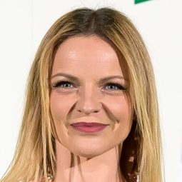 Carolina Bona - Las cinco crisis del Apocalipsis演員 飾演