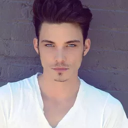 Chris Schellenger 飾演 Soyan