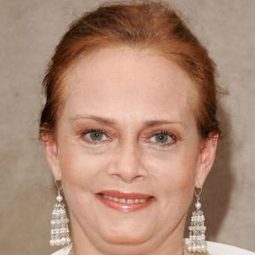 Lisbeth Bartlett 飾演 Papagena