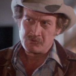 Taylor Lacher 飾演 Sarge