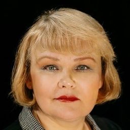 Svetlana Kolesova 飾演 Gaoler