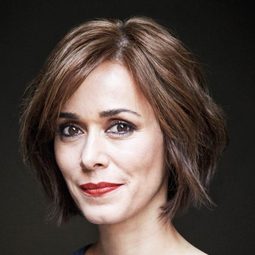 Fanny Gautier - Grandes ocasiones演員 飾演Laura