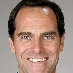 Andy Buckley 飾演 Mark Berzins