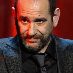 卡拉·艾勒哈帝 飾演 Padre Laburu